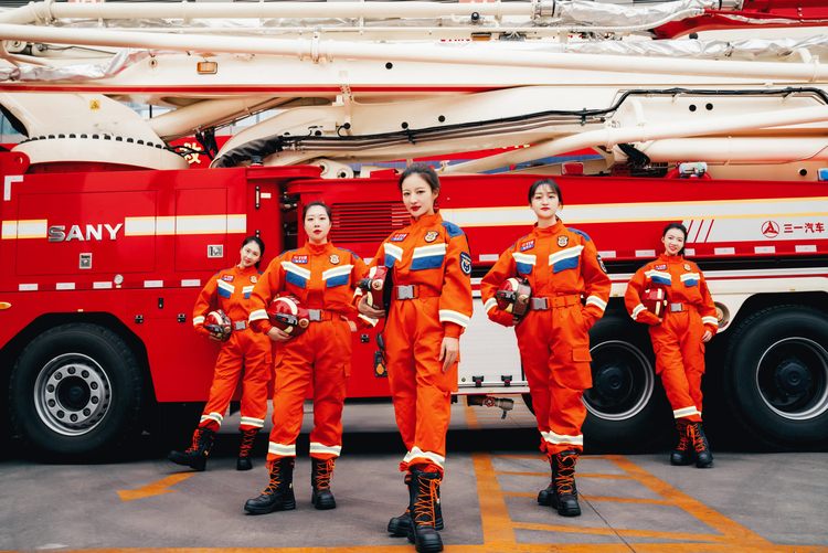 “三八”节｜这组美女消防员写真，向这份“蓝”告白！