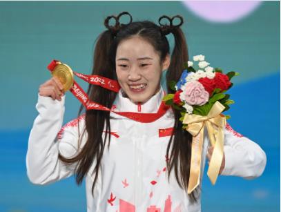 גָ'אנג מֶנג-צ'יו זכתה במדליית זהב בתחרות סקי אלפיני_fororder_0309006