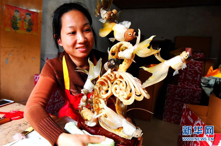 合浦角雕俏销海内外