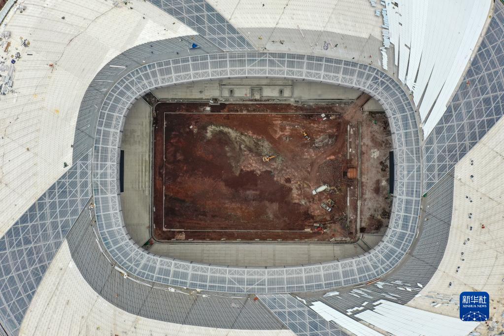 重庆龙兴足球场进入金属屋面及幕墙装饰装修施工收尾阶段