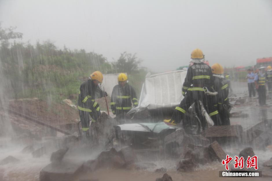 河南林州天桥渠渡槽北渠墙坍塌 造成6死2伤
