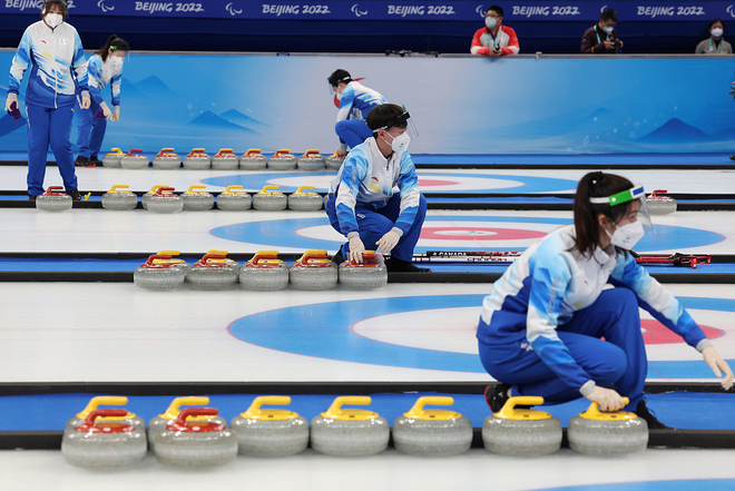 Magandang anyo ng mga batang boluntaryo sa Beijing Winter Paralympics_fororder_01