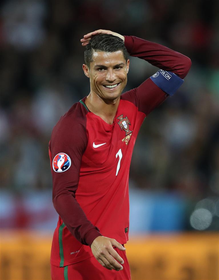 小组赛：葡萄牙平冰岛