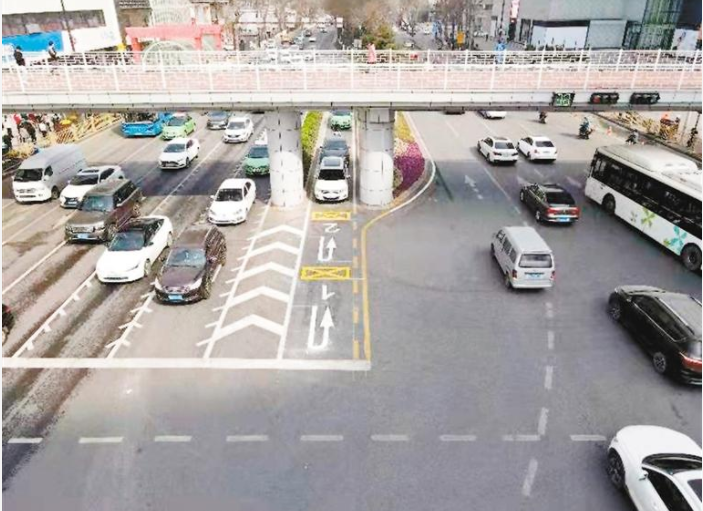 （转载）小寨十字多车“并联掉头” 通行率可提升10%以上_fororder_2222