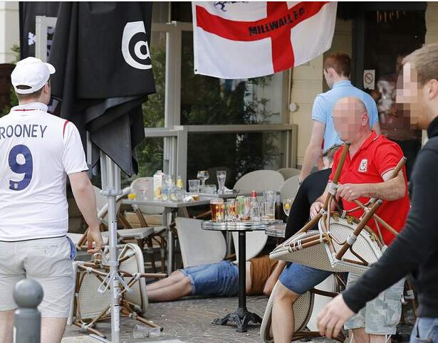 真野！俄羅斯球迷又鬧事 英格蘭球迷被全境追打