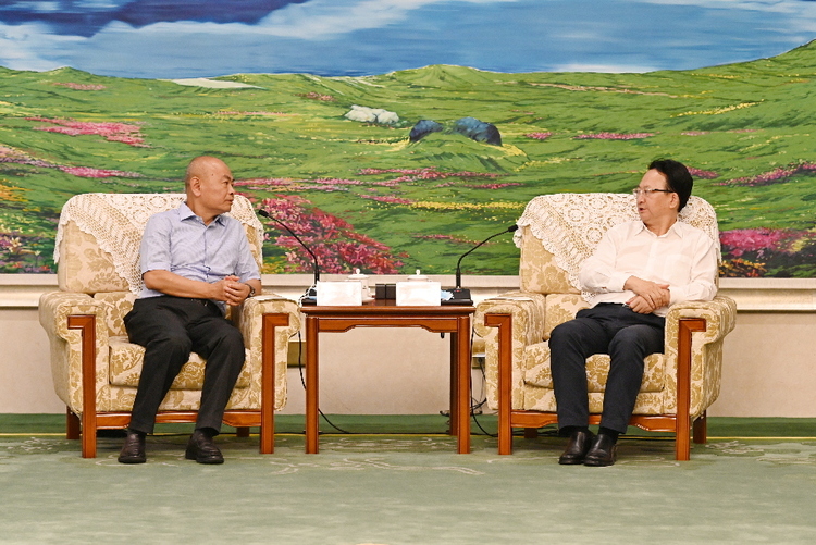 吉林省委副書記、省長景俊海會見中國中鐵公司總裁陳雲