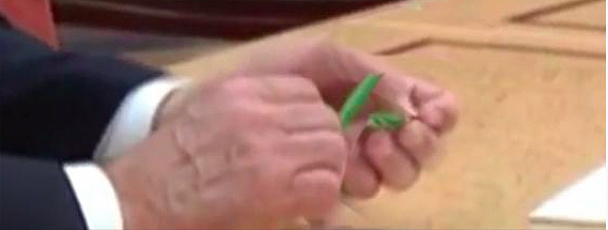 世界周刊丨俄乌冲突“AB”面