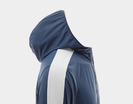 非黑即白 骆驼的自我颠覆 熊猫专业防晒衣多重防晒科技惊艳盛夏