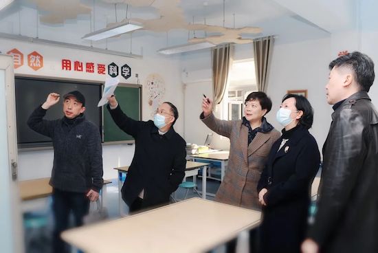 南京市教育技术装备中心调研秦淮实验小学STEM项目应用情况