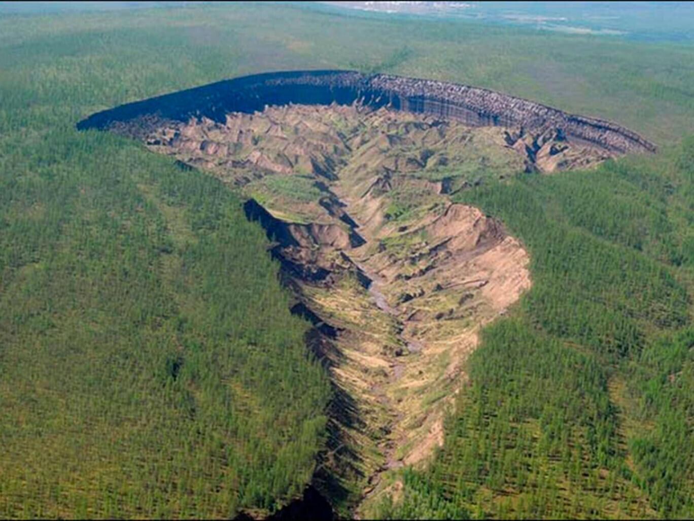 西伯利亚巨型火山口扩大百里外听到爆炸声