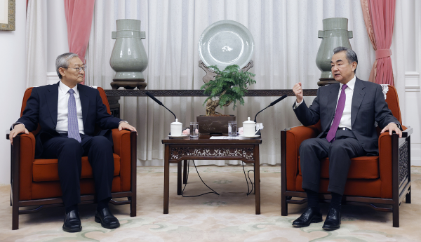 Wang Yi, nakipagtagpo sa Pangkalahatang Kalihim ng SCO_fororder_20220318WangYi