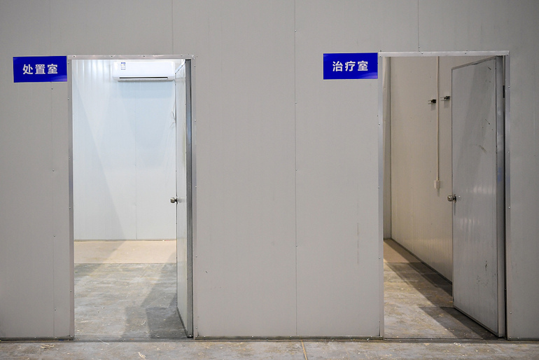 Shanghai’deki dev sahra hastanesi ilk grup hastalarını kabul ediyor_fororder_fangcang7