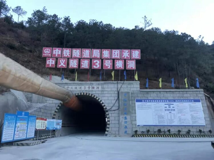 突破性进展！云南丽香铁路玉龙雪山隧道建设传捷报