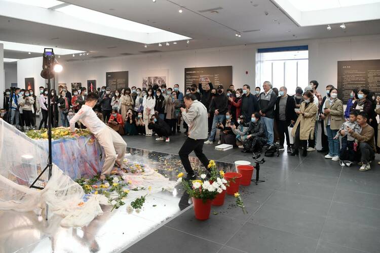 “有界/无界：杨安迪当代摄影新作展”在贵州美术馆开展-国际在线