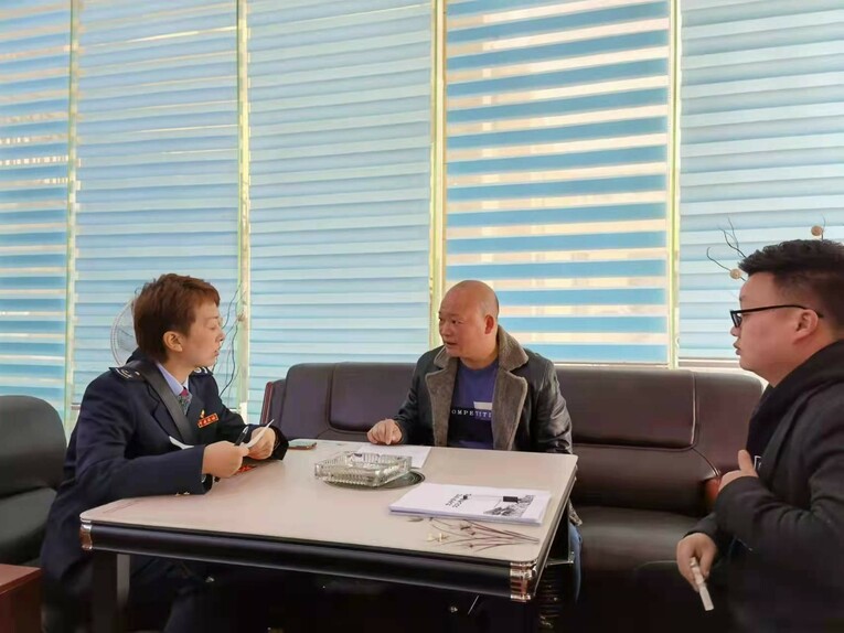 走进企业送政策 贴心服务解难题——碧江区税务局为企业发展添动力