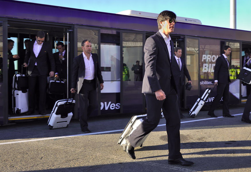 鼻屎上的勒夫 一代男神惨被右手毁掉 鼻屎上的勒夫 一代男神惨被右手毁掉