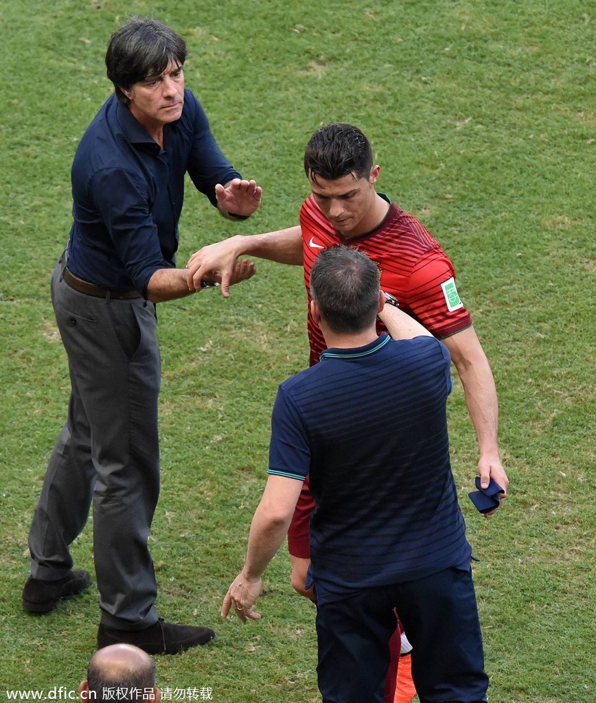 鼻屎上的勒夫 一代男神惨被右手毁掉 鼻屎上的勒夫 一代男神惨被右手毁掉