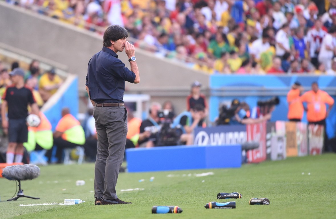 鼻屎上的勒夫 一代男神惨被右手毁掉 鼻屎上的勒夫 一代男神惨被右手毁掉