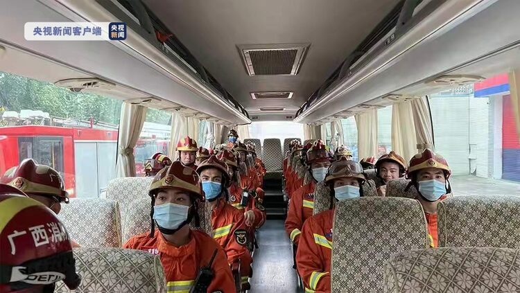 东航空难：梧州消防首批救援力量已抵达东航客机事故现场