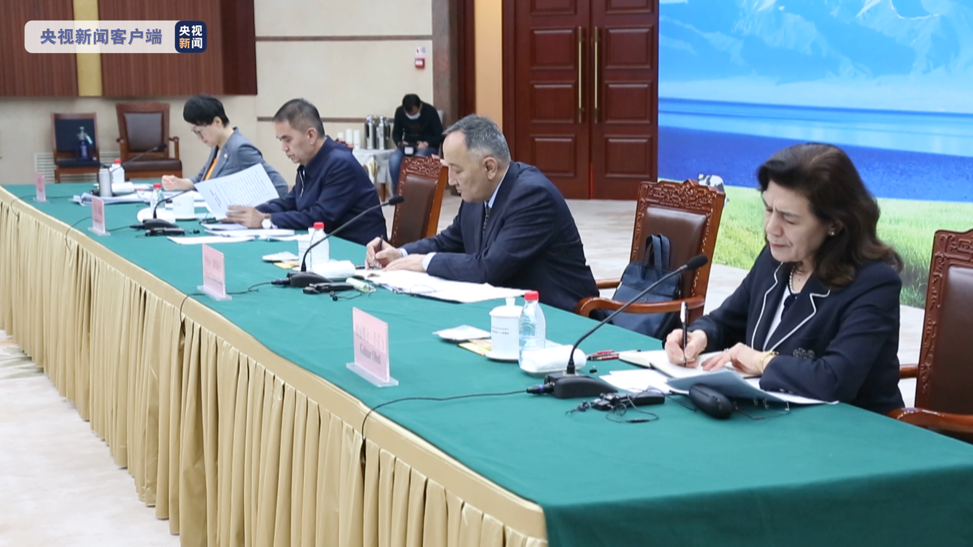 “新疆是个好地方”视频交流会在乌鲁木齐举行