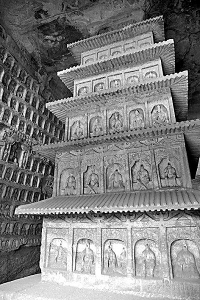 云冈石窟：翻开这部1560年的“石头史书”