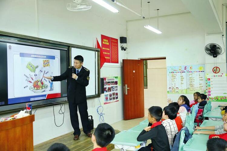 南宁市成为广西首个学校食堂“互联网+明厨亮灶”覆盖率100%的城市