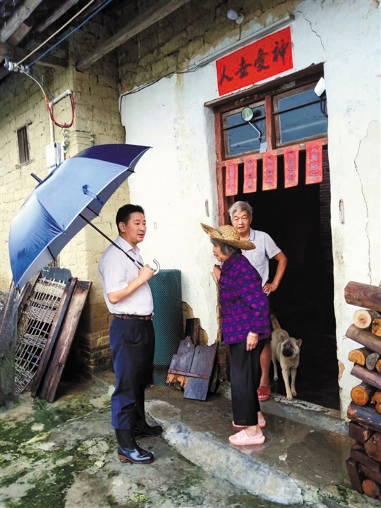 【中国梦·践行者】村书记刘艳军：瑶族同胞的好兄弟 瑶乡脱贫的领路人