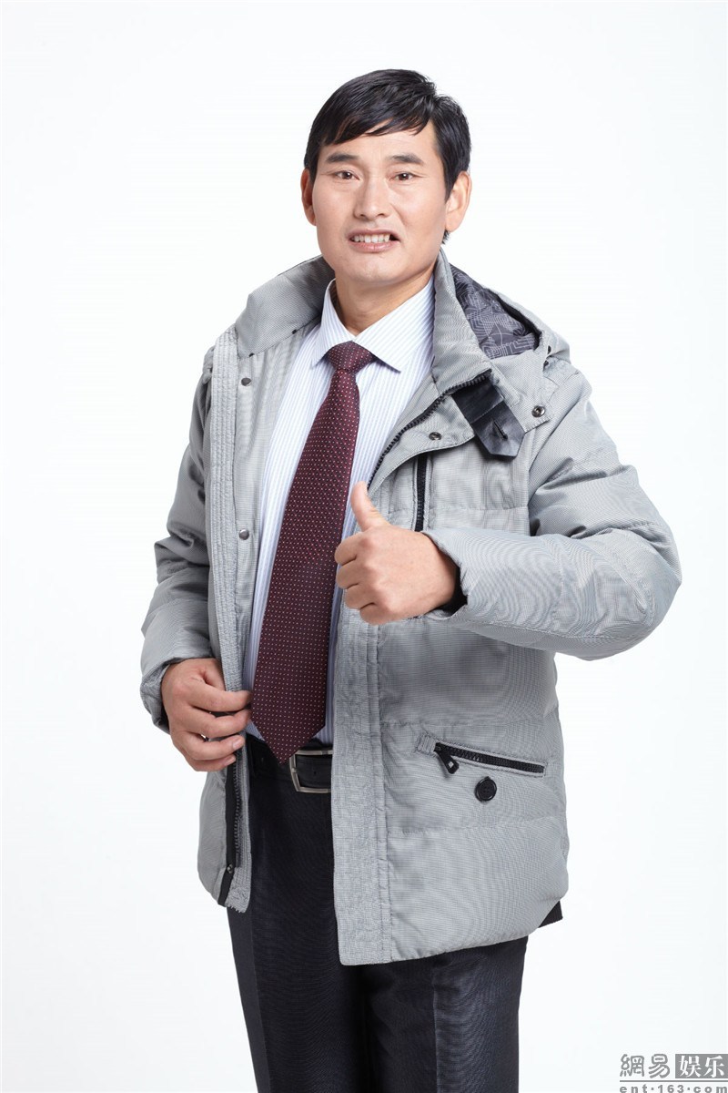 揭乡村网红歌手现状 秋裤大叔大衣哥上榜