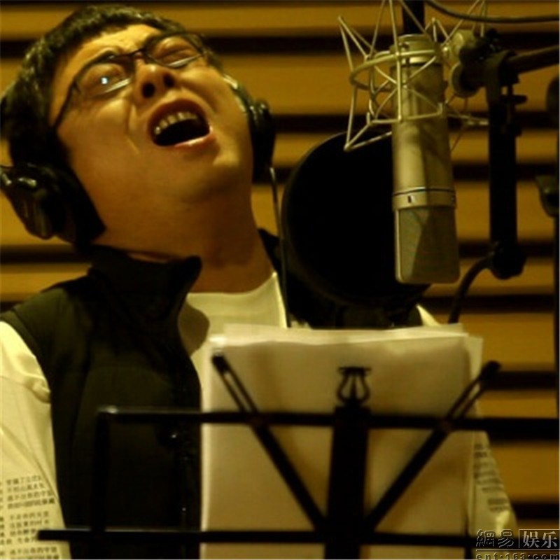 揭乡村网红歌手现状 秋裤大叔大衣哥上榜