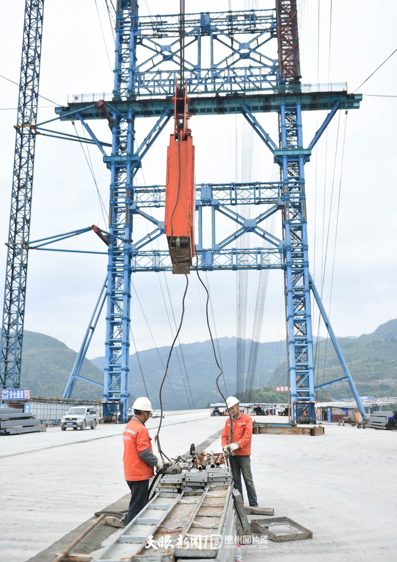 仁遵高速大发渠特大桥主体建成