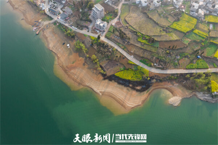 贵州清镇：红枫湖景色秀丽春意浓