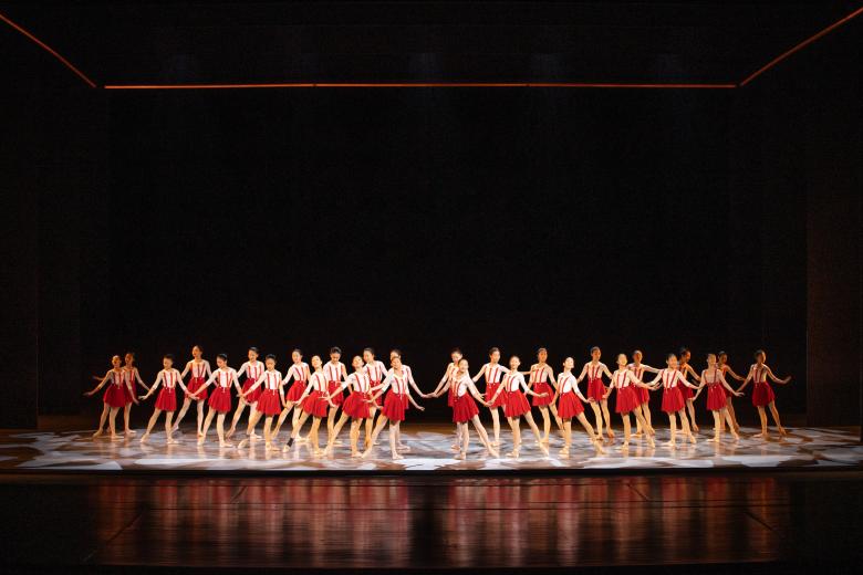 遼寧:芭蕾舞組詩《榜樣》 探尋雷鋒精神的浪漫表達