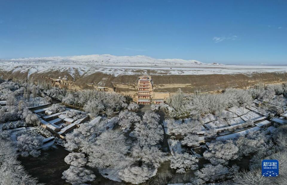 【焦点图轮播+移动轮播+文旅图文列表】莫高窟春雪