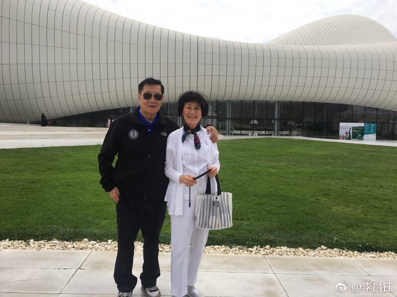 图片默认标题_fororder_李博士与妻子合影