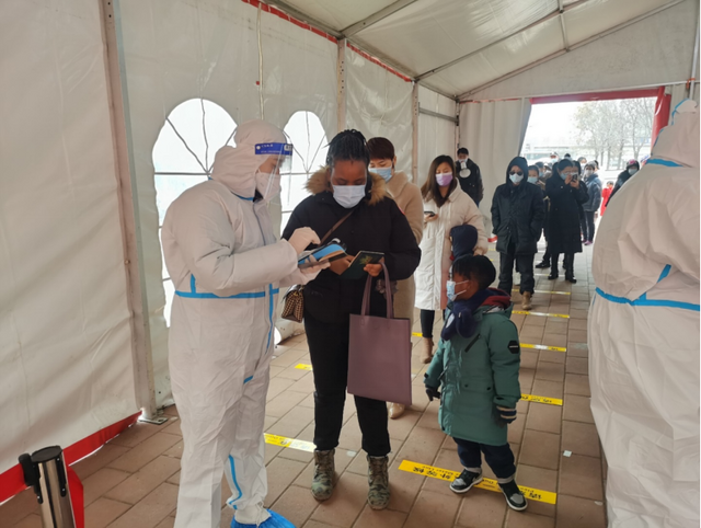 上一线 做贡献 房山党员干部疫情防控冲在前