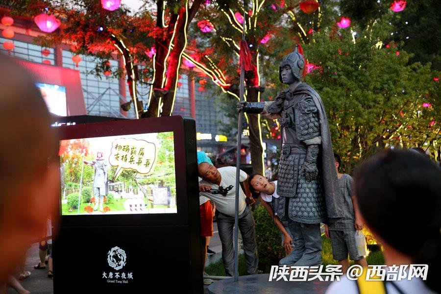 大唐不夜城夏夜旅游热度高，免费文化消费成亮点