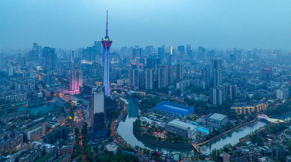 迎大运 成都猛追湾游泳场馆准备工作进入冲刺阶段_fororder_坐落于成都猛追湾游泳场馆--摄影--莫小琴