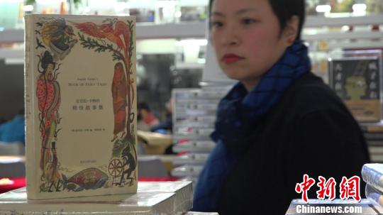 再現“深夜書店” 上海書迷的告別與迎接