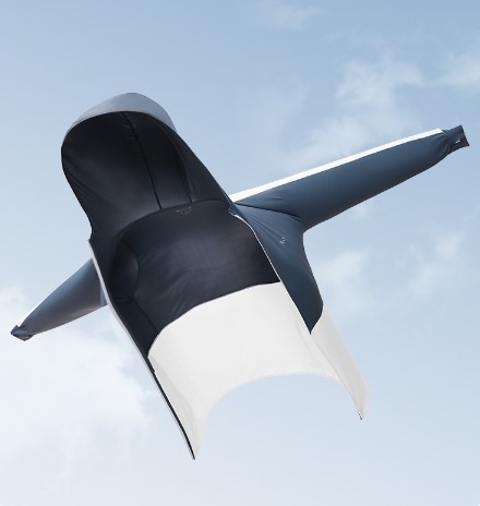 非黑即白 骆驼的自我颠覆 熊猫专业防晒衣多重防晒科技惊艳盛夏