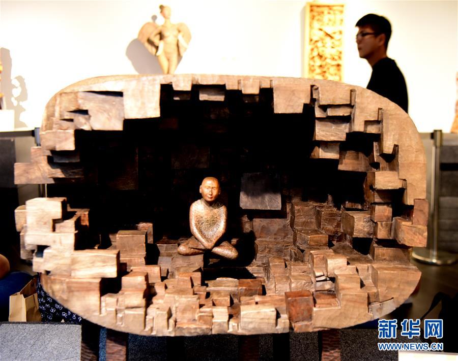 台湾举办木雕艺术展