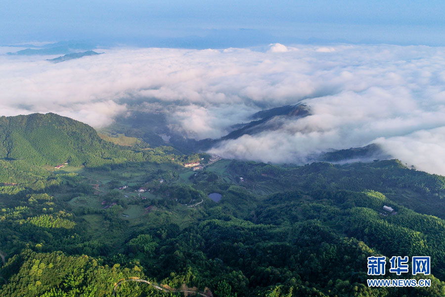 航拍蕲春独山港村 云雾景观美不胜收