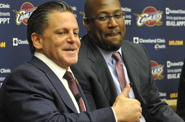 他曾给詹姆斯下恶毒诅咒 如今靠詹皇两年赚12亿 他曾给詹姆斯下恶毒诅咒 如今靠詹皇两年赚12亿