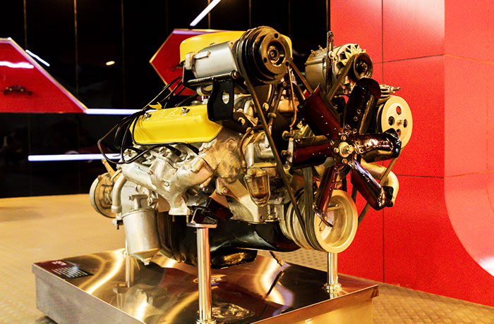 02【吉林】【原创】【中国城市榜微博】“特色产业看中国——探访长春汽车产业”采访团走进中国一汽红旗文化展馆 看红旗汽车历史