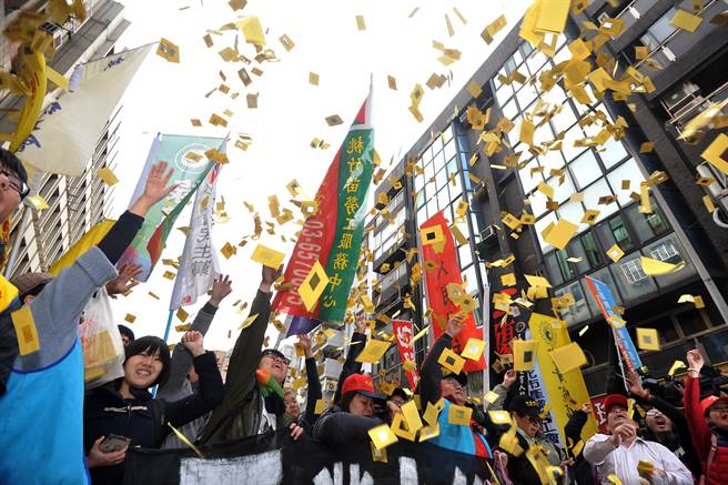 台湾劳团：“劳基法”已死 将用选票唾弃民进党