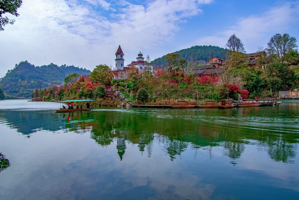 贵州乌羊麻苗寨山环水绕觅清闲满目春风惹人醉
