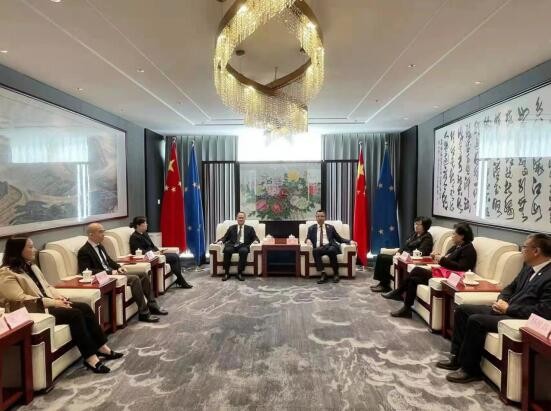 中欧协会与粤港澳大湾区企业家联盟签约 将共拓湾区合作广度