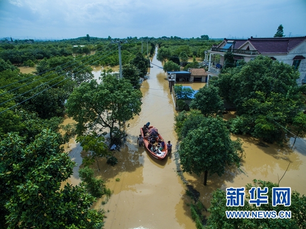 南方暴雨致灾情严重 长江流域16条河流发生超警洪水