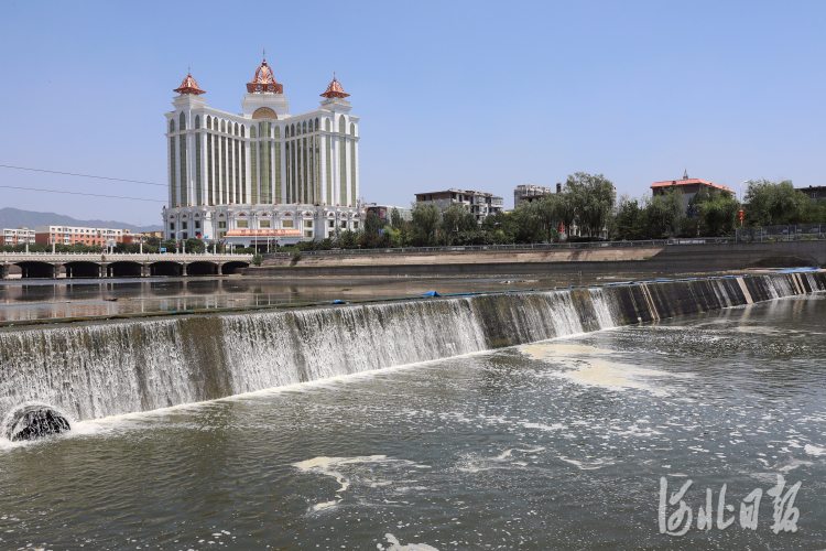 河北张家口：塌坝放水保汛期安全