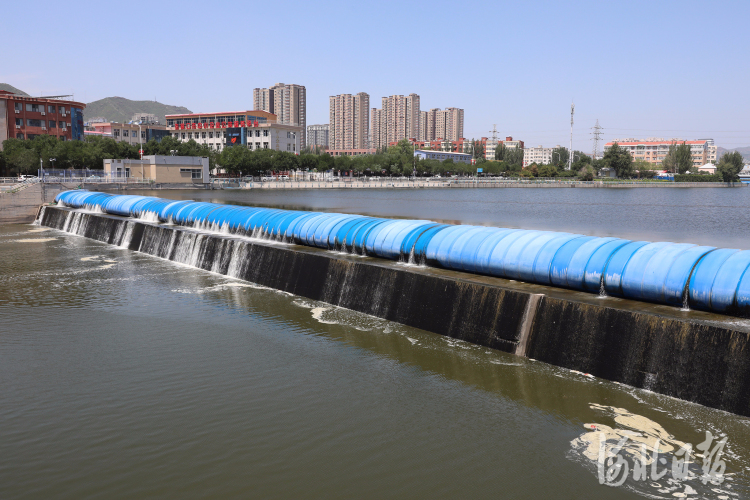 河北张家口：塌坝放水保汛期安全