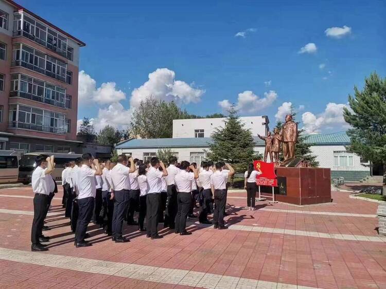 綏化市青岡縣“多向發力” 不斷提升公務員工作水準